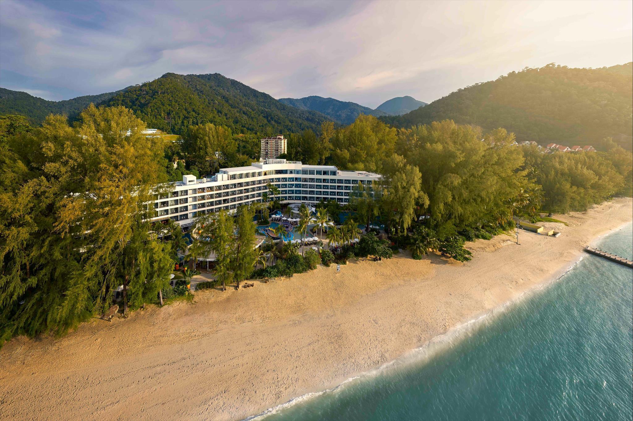 Hard Rock Hotel Penang Batu Ferringhi Exterior foto The Royal Paradise Hotel and Spa