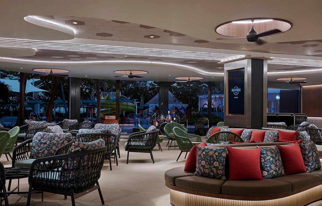 Hard Rock Hotel Penang Batu Ferringhi Exterior foto The lounge at the airport